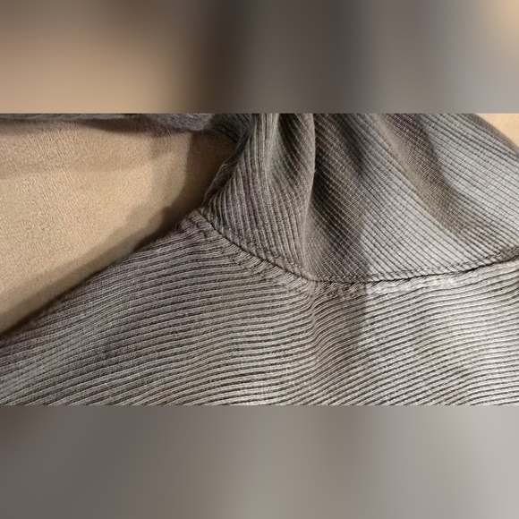 BBP Turtleneck - Picture 4 of 7